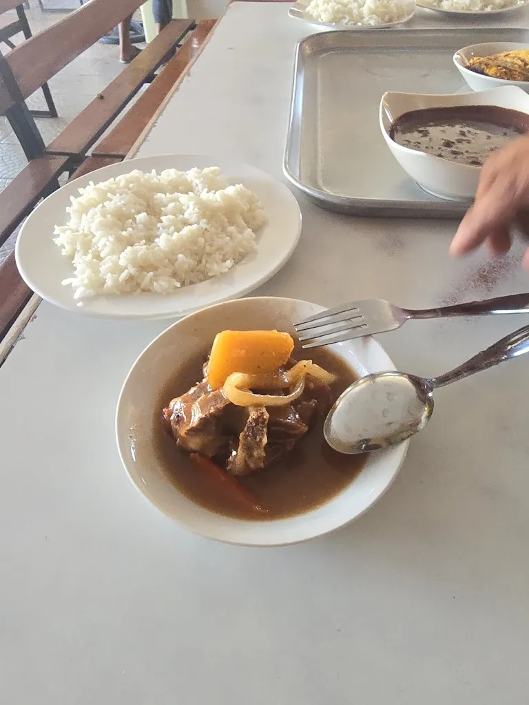 Peter Quinineza_Los Compañeros Restaurant_Minglanilla_review