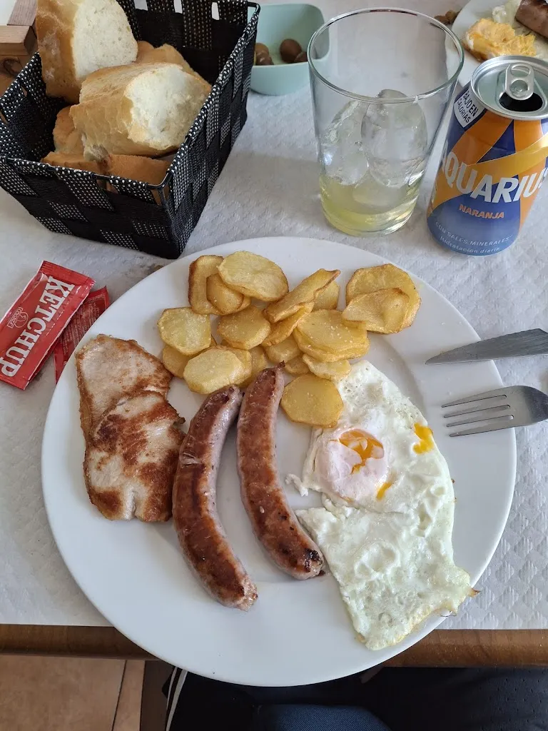 Ismael_Cafetería-Restaurante La Gasolinera._Talayuelas_Bewertung