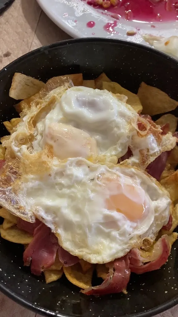 Bar Restaurante 2 Hermanos_Sisante_slider_image_2