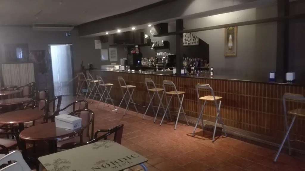 Bar El Ánfora restaurant in Torrejoncillo del Rey