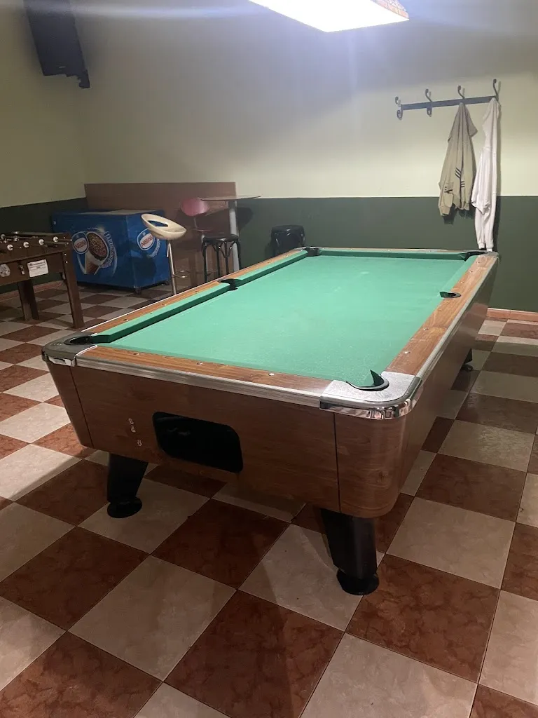 Álvaro Casado Manso_Bar Cuqui_Tresjuncos_review