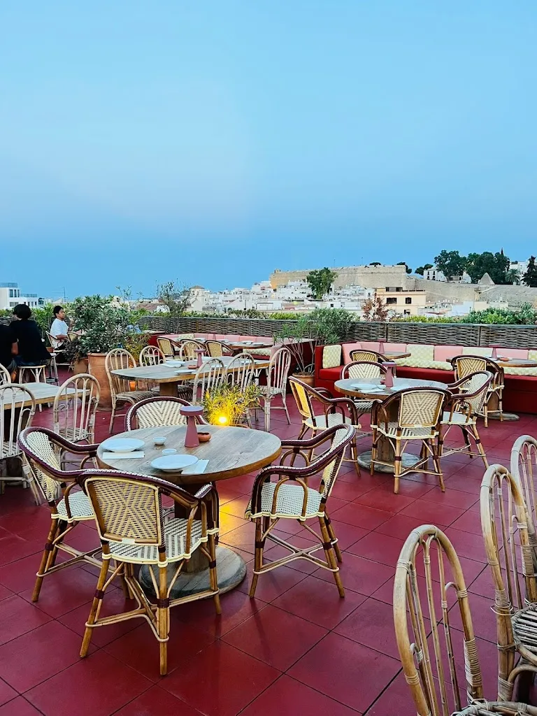 Café Montesol & Rooftop Bar_Vara de Rey_slider_image_3