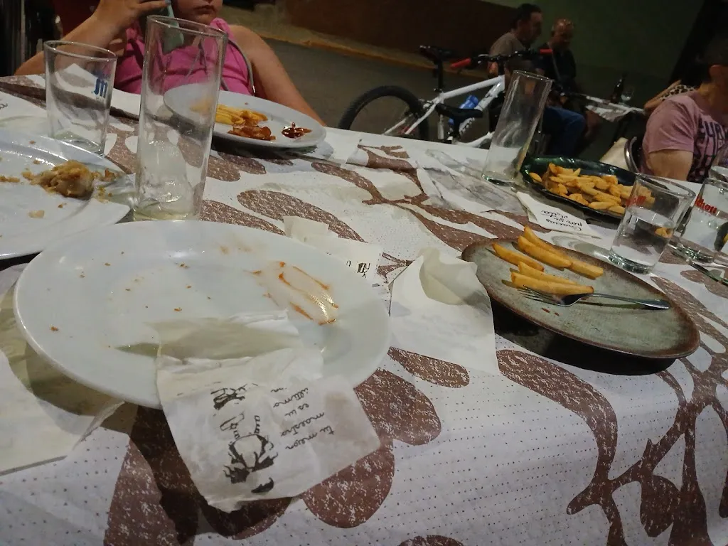 Raquel_BAR PLAZA._Villagarcía del Llano_recensione