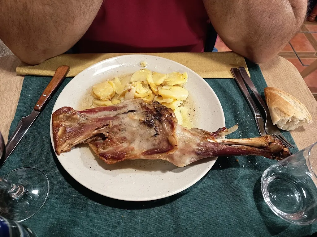 Restaurante Asador El Rincón de Laura_Villaconejos de Trabaque_slider_image_3