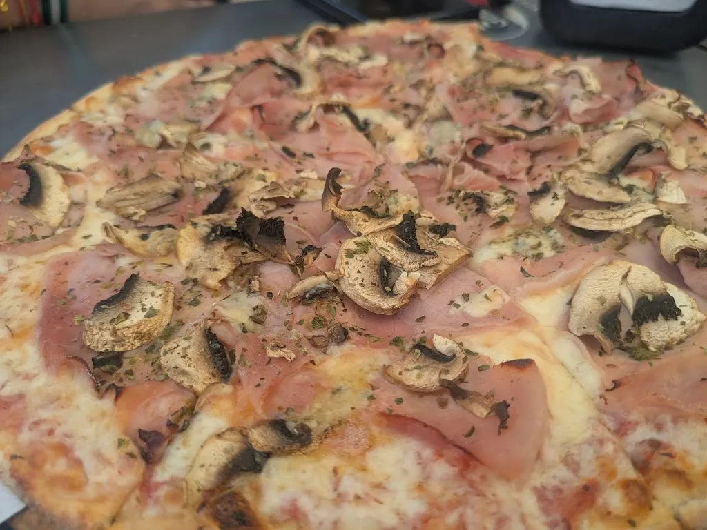 Sara Jimenez_Pizzeria Mirabella Valdemorillo_Valdemorillo de la Sierra_review