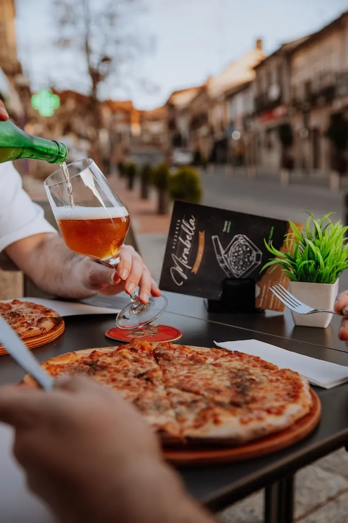 Pizzeria Mirabella Valdemorillo restaurant in Valdemorillo de la Sierra