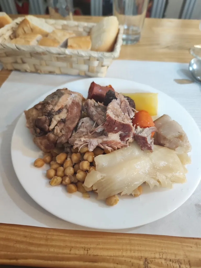 Amparo Moya López_Bar el caño_Valdemorillo de la Sierra_Bewertung