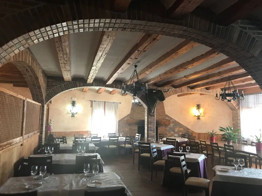 La Bodega restaurant in Valdemorillo de la Sierra