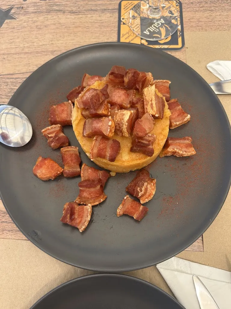 Alba Fernandez_SAL Y PICA ``ᵀᵉʳʳᵃᶻᵃ • ᴿᵉˢᵗᵃᵘʳᵃⁿᵗᵉ • ᴮᵃʳ``_Valdemorillo de la Sierra_review