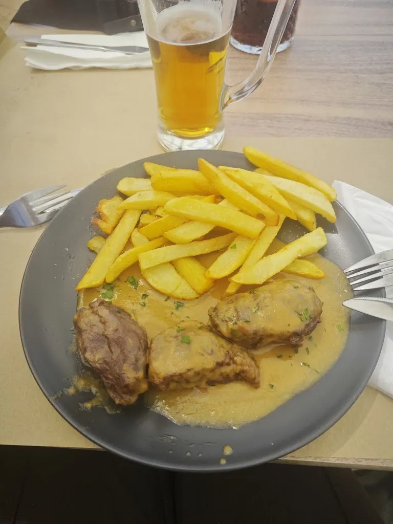 Natali_SAL Y PICA ``ᵀᵉʳʳᵃᶻᵃ • ᴿᵉˢᵗᵃᵘʳᵃⁿᵗᵉ • ᴮᵃʳ``_Valdemorillo de la Sierra_review