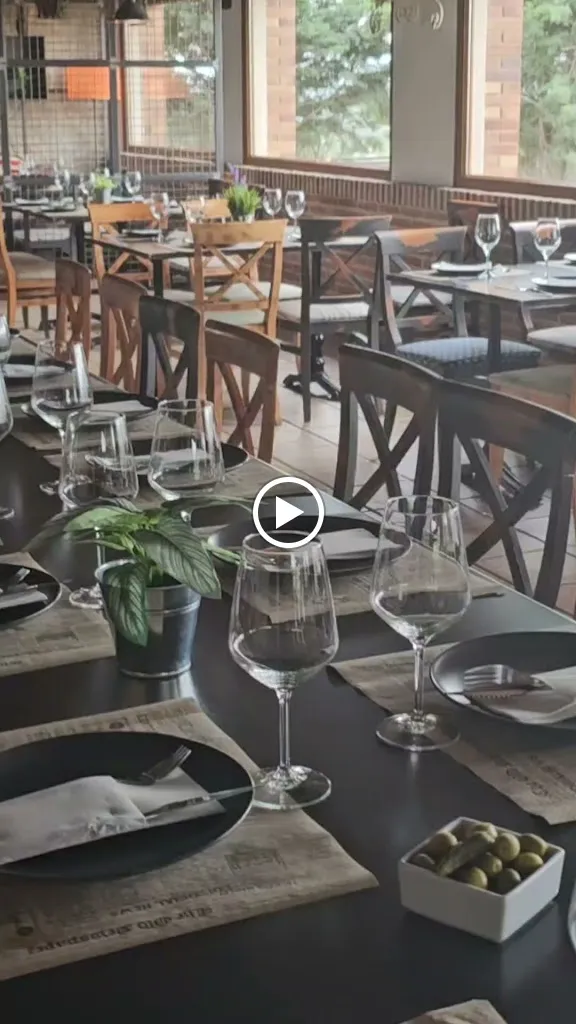 SAL Y PICA ``ᵀᵉʳʳᵃᶻᵃ • ᴿᵉˢᵗᵃᵘʳᵃⁿᵗᵉ • ᴮᵃʳ``_Valdemorillo de la Sierra_slider_image_2