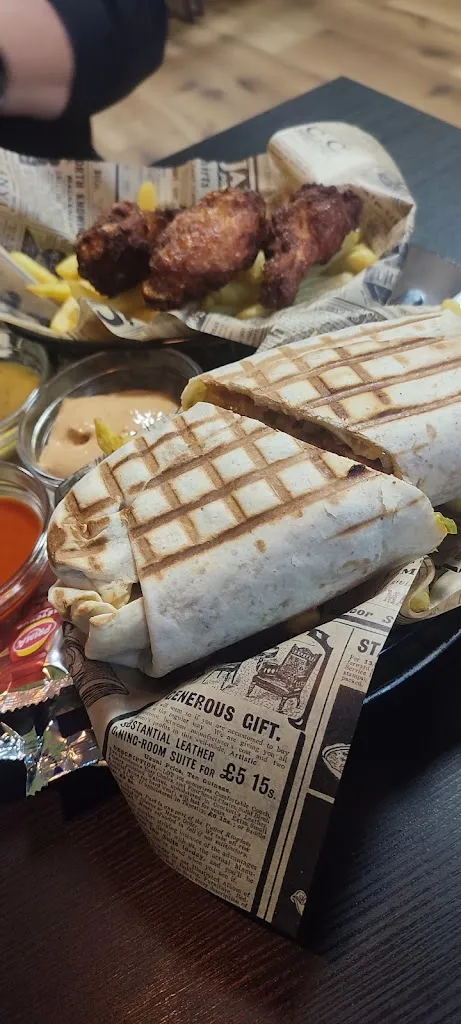 Lucas Ruiz_Taco family_Valdemorillo de la Sierra_recensione