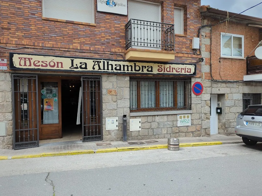 Mesón La Alhambra Sidrería restaurant in Valdemorillo de la Sierra