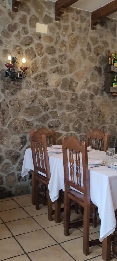 Mesón La Alhambra Sidrería_Valdemorillo de la Sierra_slider_image_2