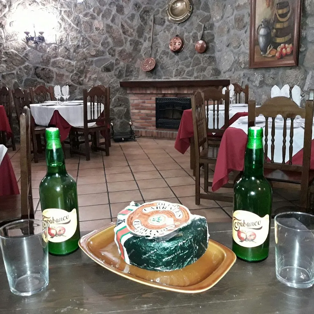 Mesón La Alhambra Sidrería_Valdemorillo de la Sierra_slider_image_3