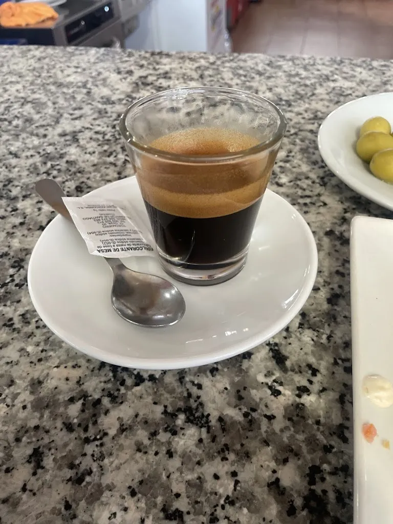 Ricardo Martínez Aparicio_Bar “Piscina de Villar de la Encina”_Villar de la Encina_review