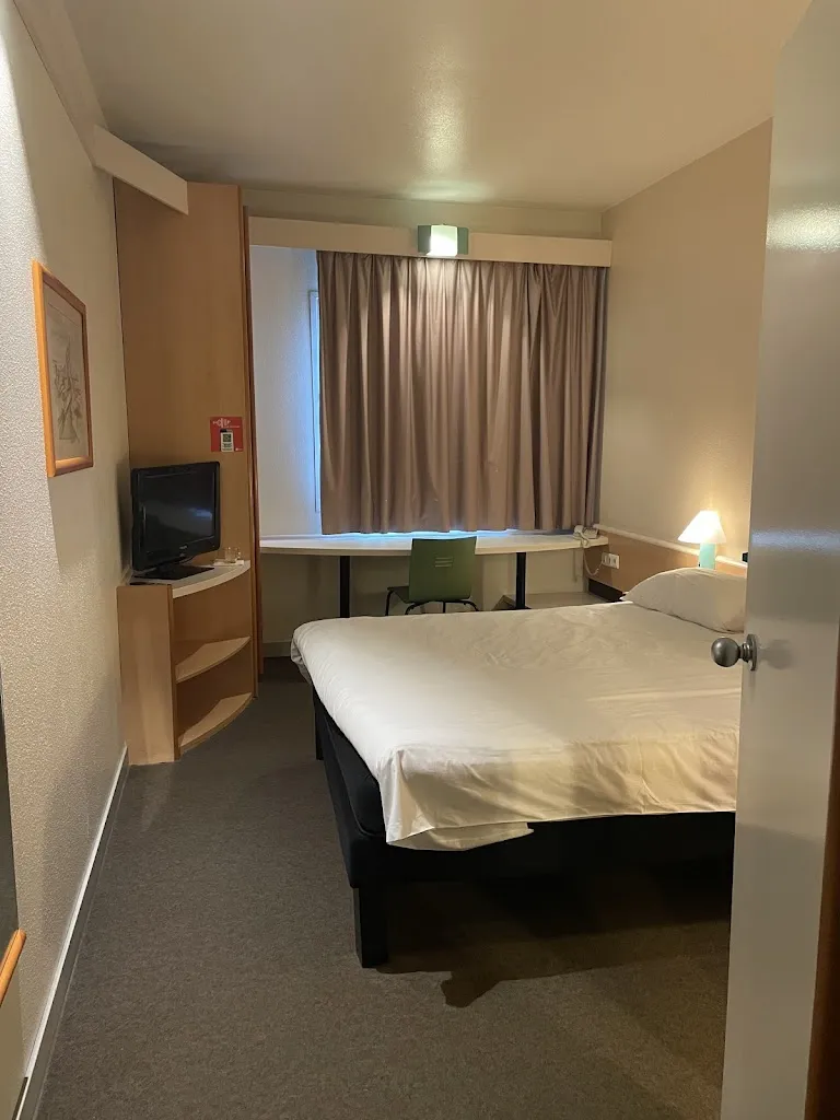 pel_ibis Madrid Alcorcon Tresaguas_Villalba de la Sierra_review