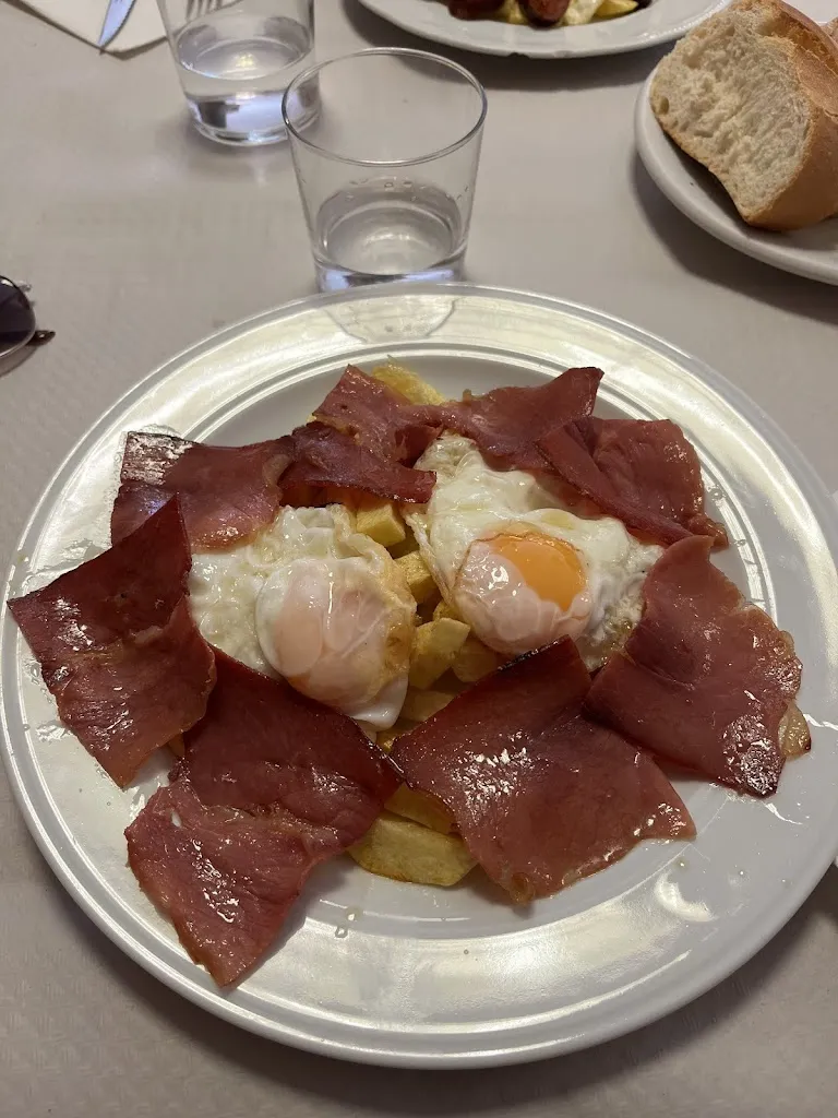 El Trovador de las Reseñas_Hostal Bayo_Villalba de la Sierra_review