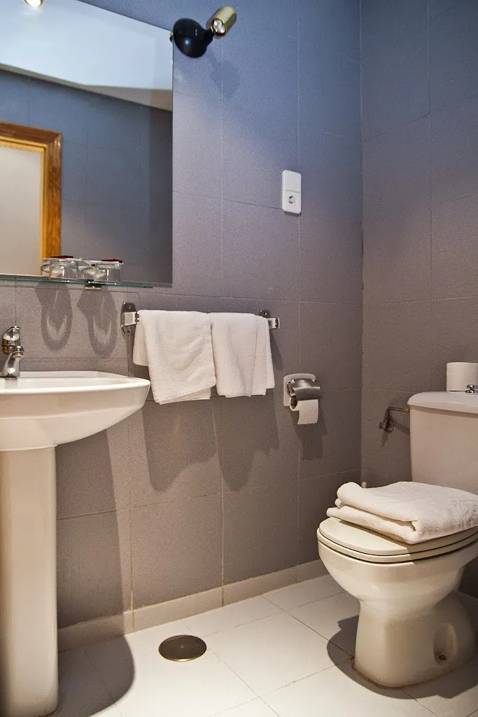 Hostal Bayo_Villalba de la Sierra_slider_image_3