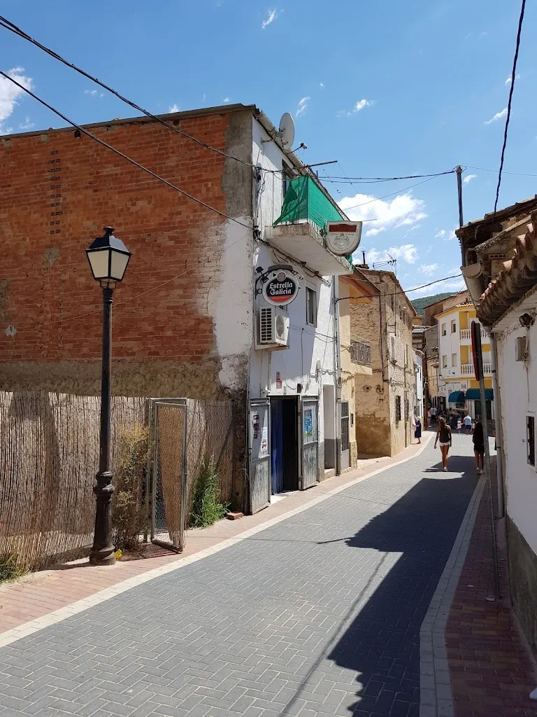 Bar De Betty_Villar del Humo_slider_image_2