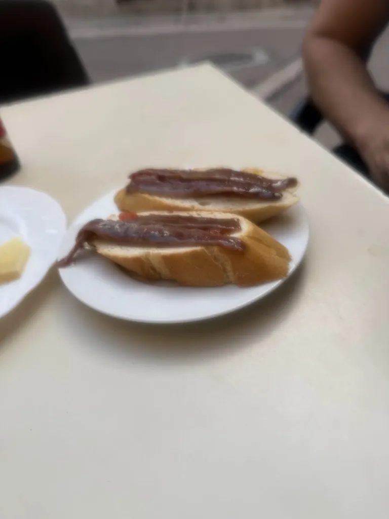 EMMADIAZ_Pub Sándalo_Villarejo de Fuentes_recensione