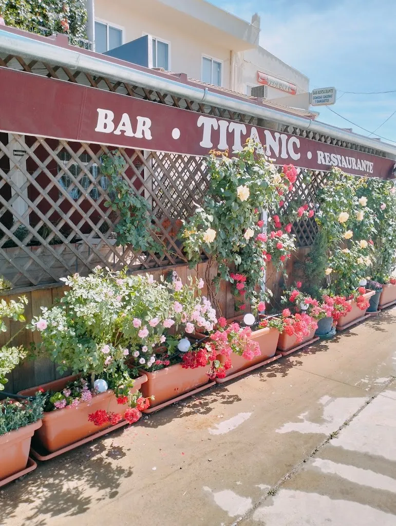 Bar Restaurante Titanic_Villanueva de la Jara_slider_image_1