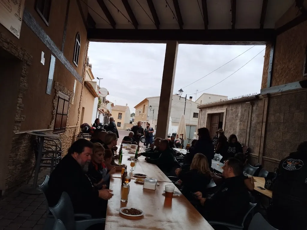 Ana Maria Moreno redondo_Pub El Jaral_Villanueva de la Jara_review