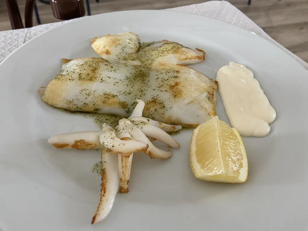 JUAN A._Bar restaurante “Casino Jareño”_Villanueva de la Jara_recensione