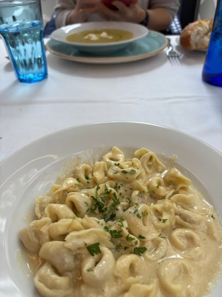 D Wong_Restaurante Orzan_Vindel_review