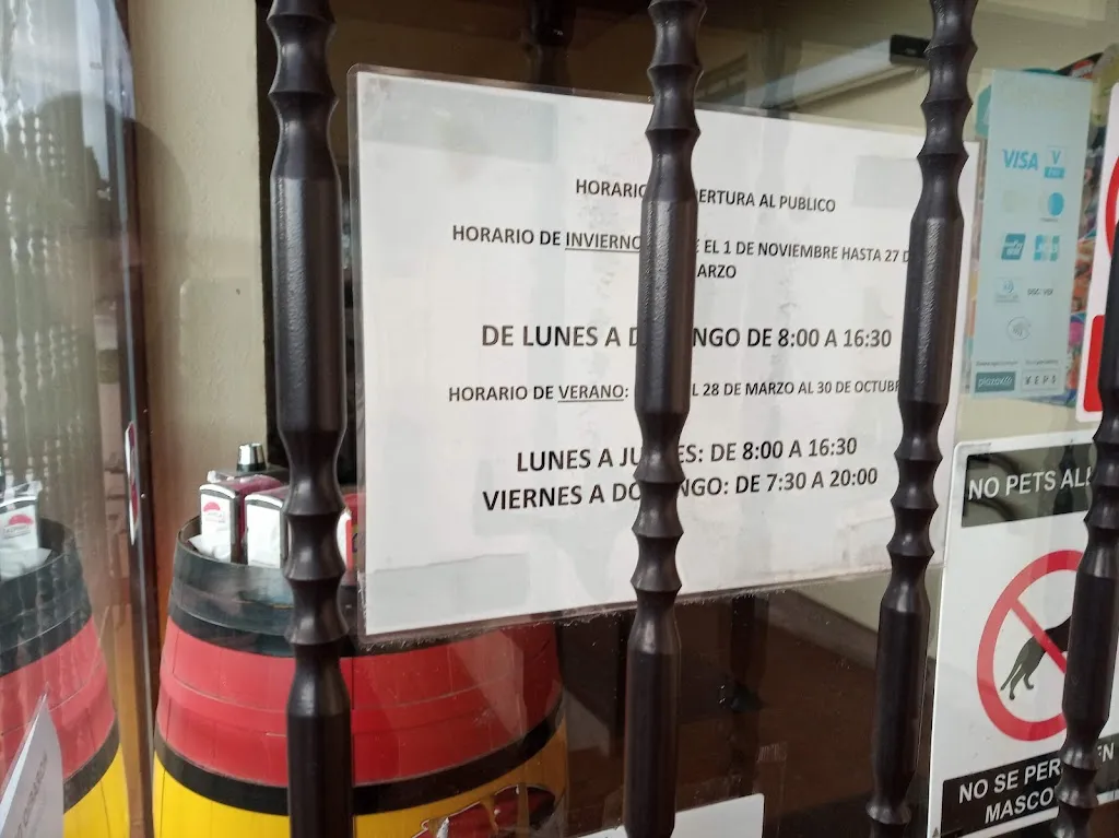 Maria Elena Mayor_Panadería Chapela. Pan y dulces artesanos desde 1930_Zafra de Záncara_review