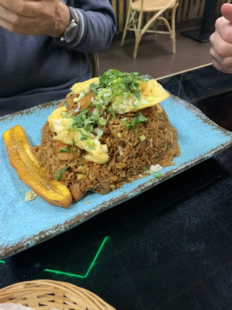 i s_Akipan_Villaverde y Pasaconsol_review