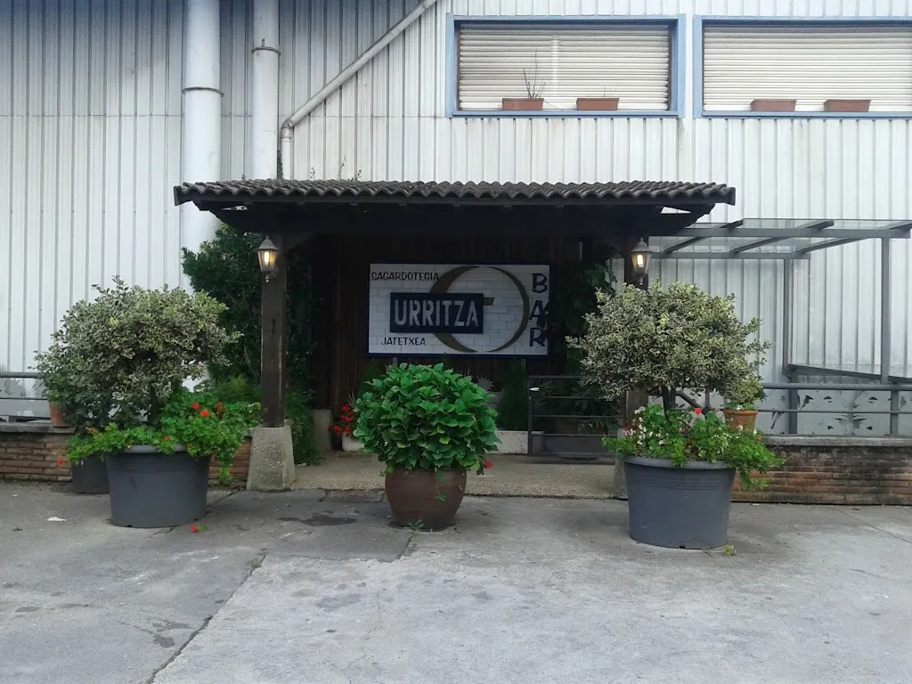 Urritza Sagardotegia restaurant in Aduna