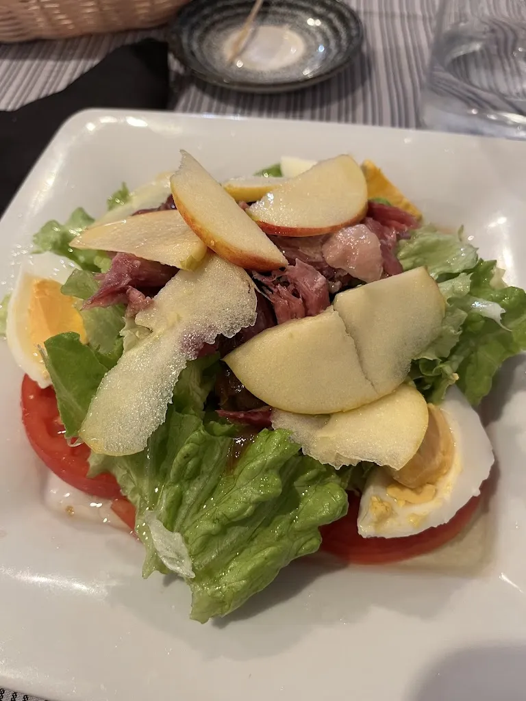 Ana Gómez Cruz_Larrea Taberna_Antzuola_review