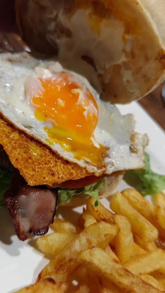 Monica Gonzalez Gomez_Mox_Antzuola_review