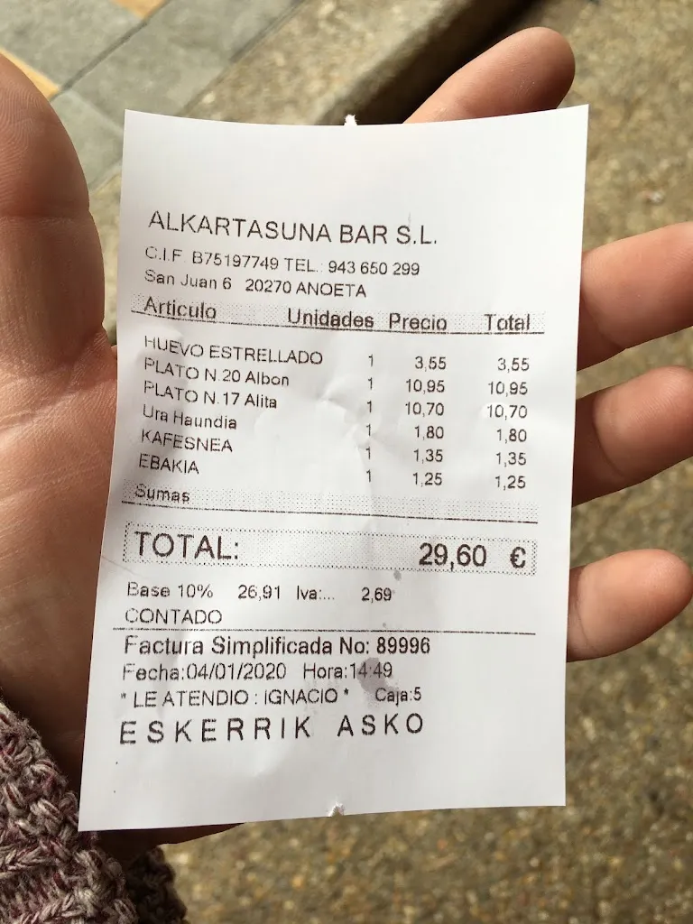 Yoana Martinez_ALKARTASUNA TABERNA - JATETXEA | Recomendado_Anoeta_review