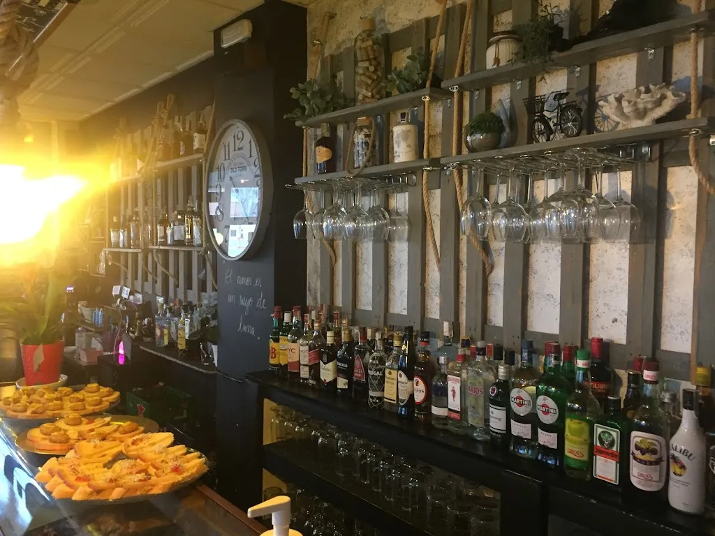 Moon lounge&burgers restaurant in Tarancón