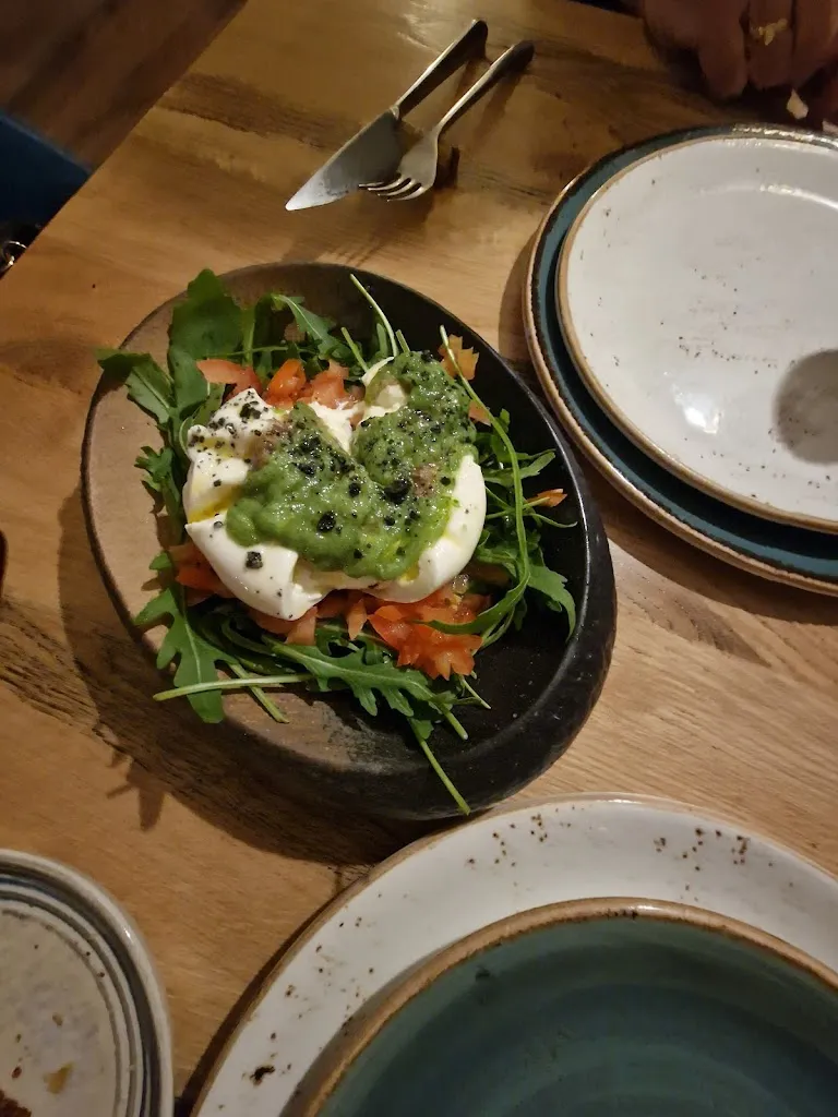 Vivienne Sala_DeAtún_Ataun_review