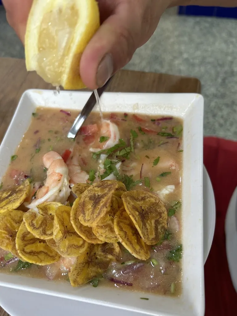 Emily Crofford espinoza_Restaurante la sazón de Dennys_Baña A_review