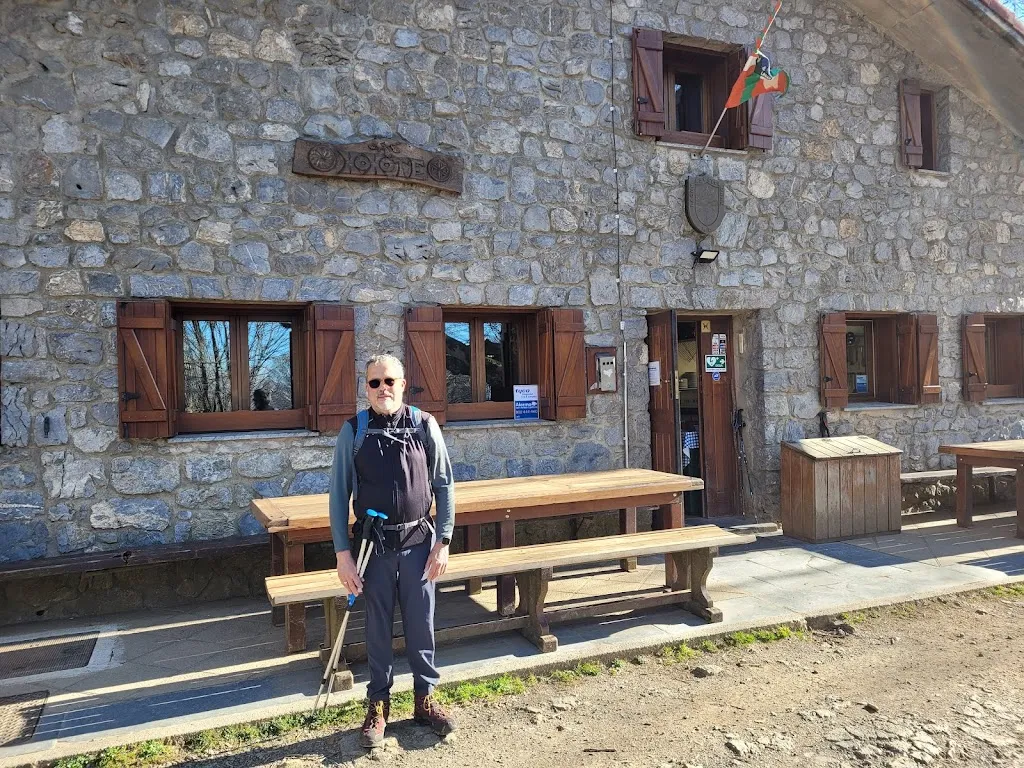 oscar etxeburua_Xoxote aterpea_Azpeitia_recensione