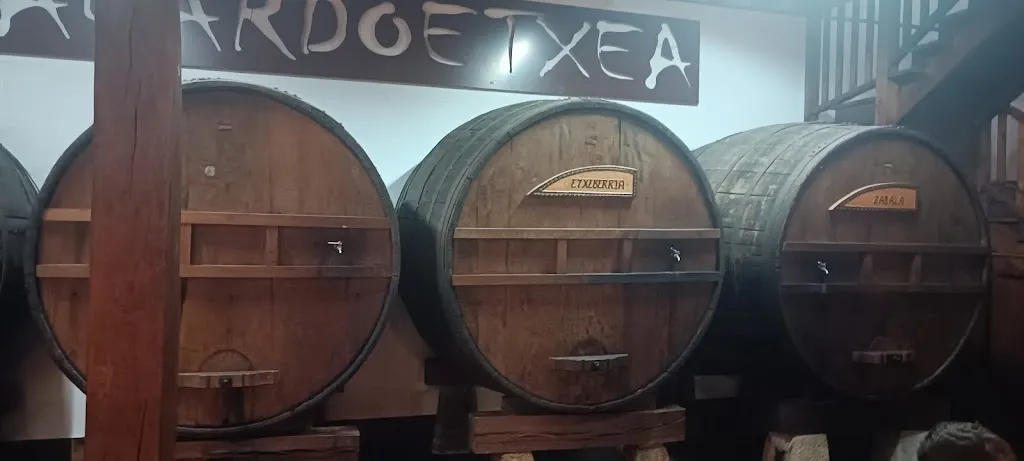 Roman Blinov_Bar-Restaurante-Sidrería Iretza_Astigarraga_review