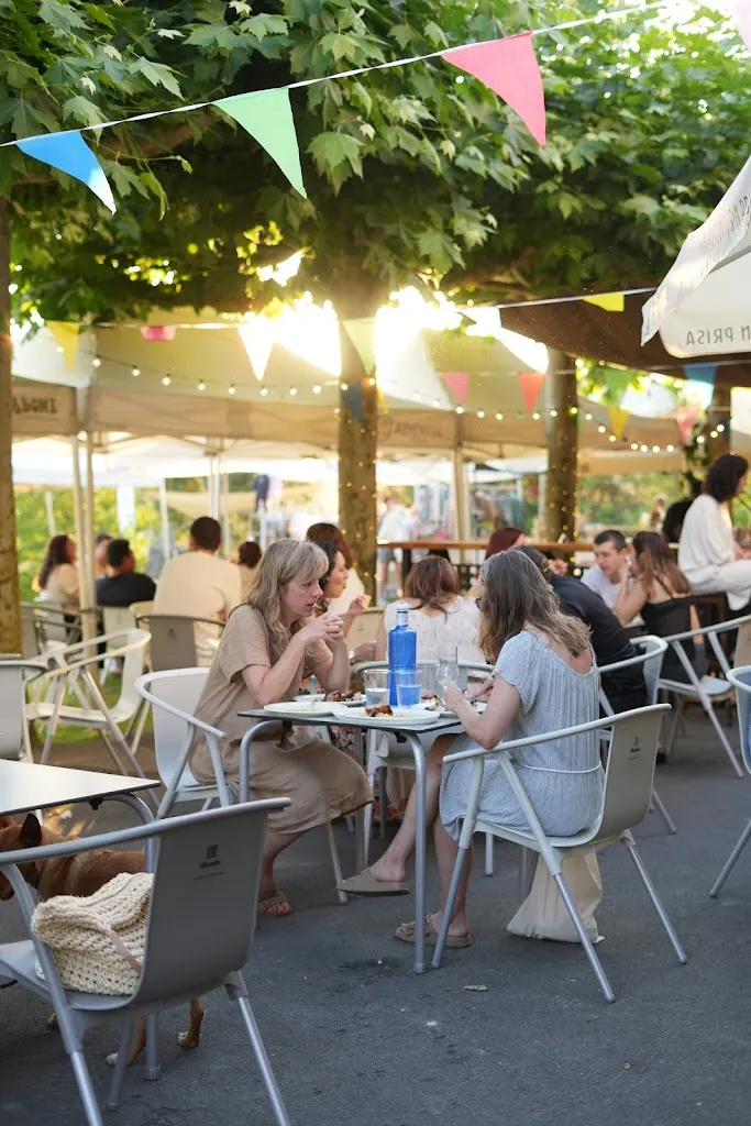 Pollería Laja restaurant in Azkoitia