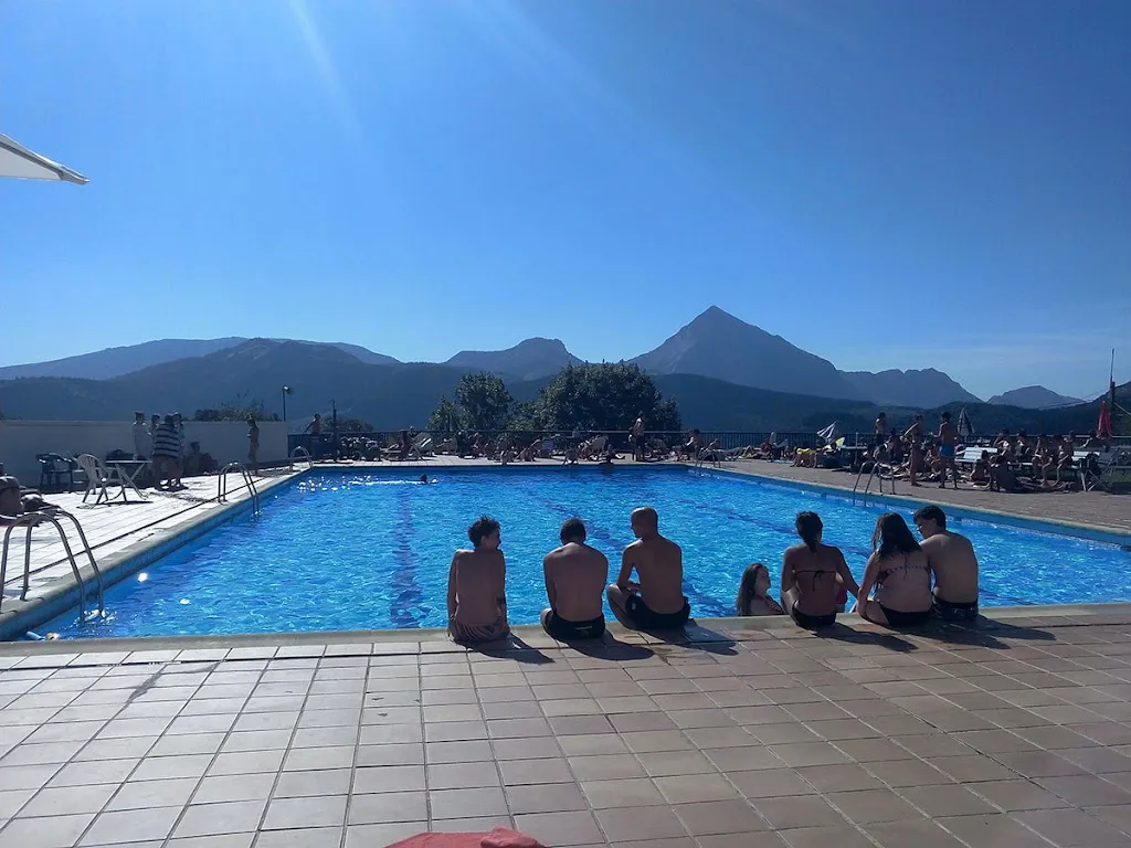 Piscinas Uxarte Igerilekuak / Arrasate Mondragon_Arrasate/Mondragón_slider_image_3