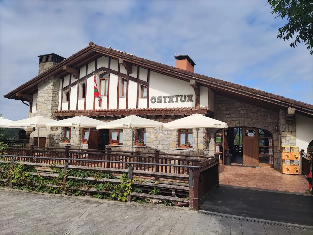 Mónica B. Glz._LEABURUKO OSTATUA_Elduain_review