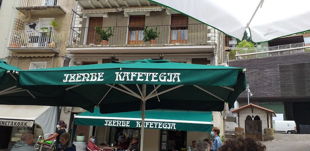 louis daane_Izenbe_Deba_review