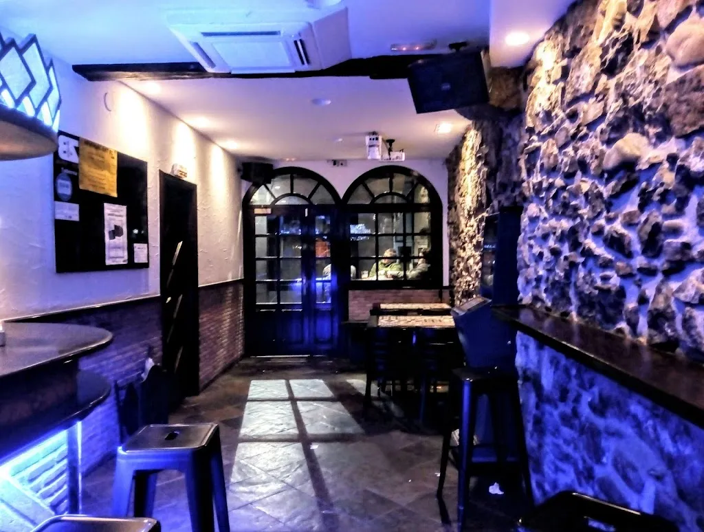 Buru Zuri Taberna_Deba_slider_image_1