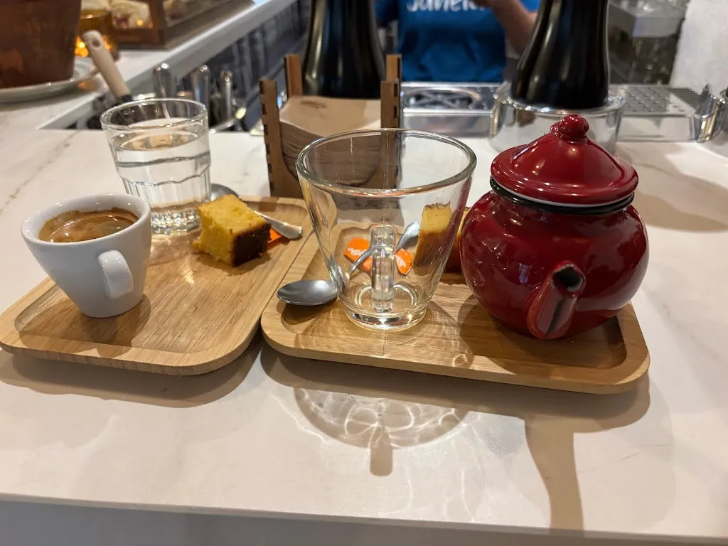 Sandra Solano_Janela_Elgeta_review