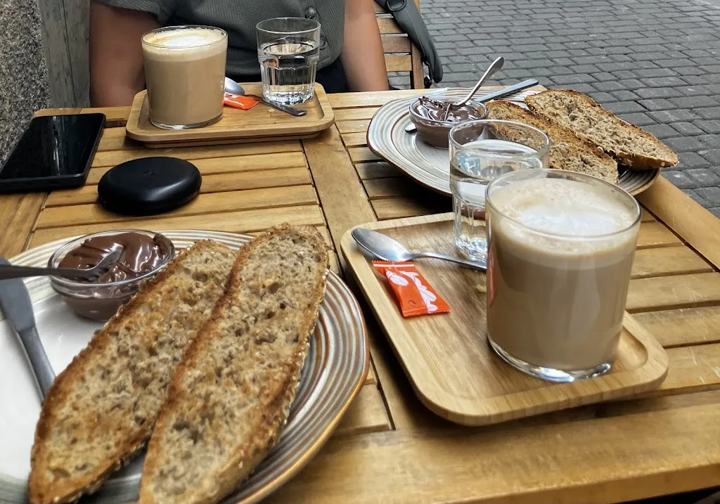 Michele Savini_Janela_Elgeta_review