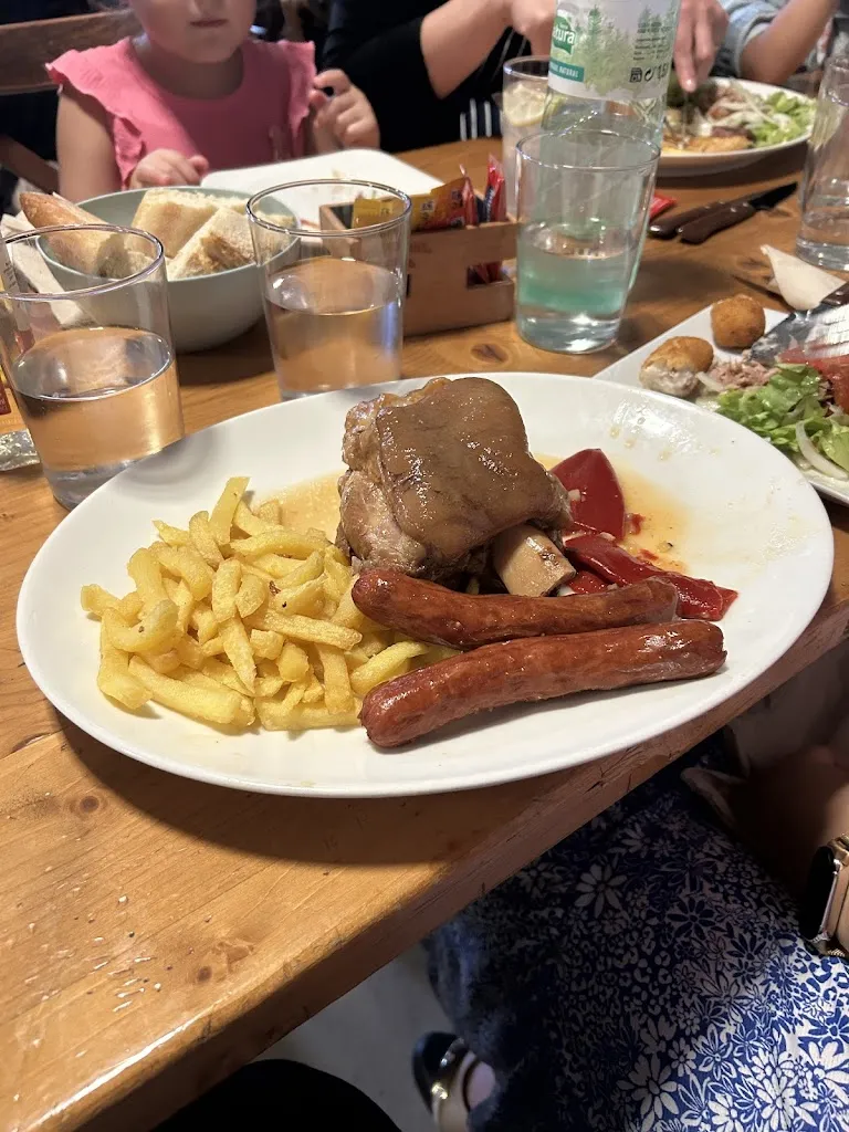 Byron Flores_Aldaxka Kafetegia_Beasain_review