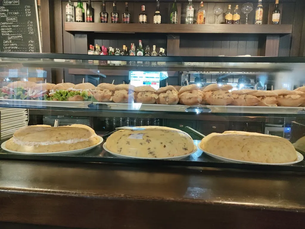 ion arroyo vicente_Aldaxka Kafetegia_Beasain_review