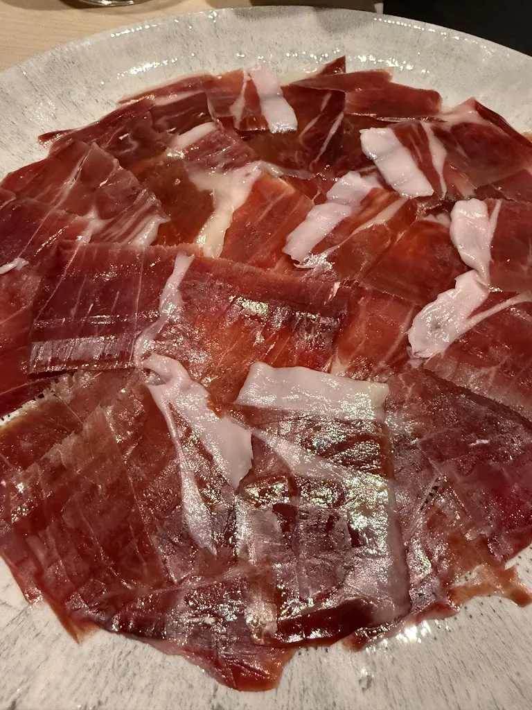 Umberto Poggi_Ezkio Argindegi Ostatua_Ezkio-Itsaso_review